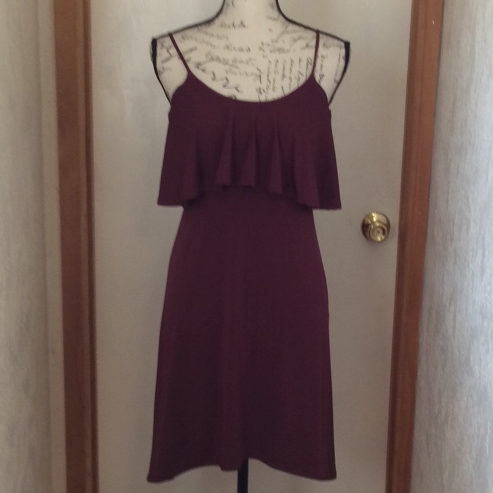 BCBG BURGUNDY DRESS stretch fabric
